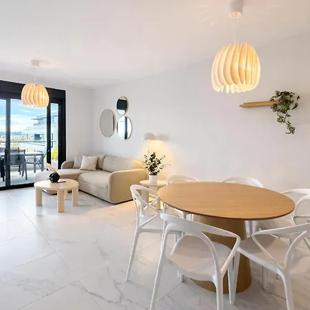 Διαμέρισμα Stunning In With Wifi Τορεβιέχα